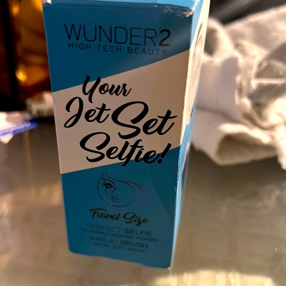 Wunder2, YourJet Set Selfie,Travel Size,Perfect Selfie HD Photo Finishing Powder - Picture 3 of 7